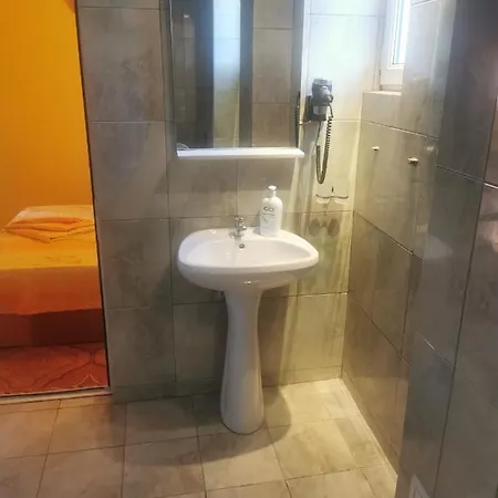 Quarto em Acomodações Particulares Pensiunea Edward